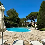 Pieds Dans Eau * Hyères