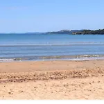 Pieds Dans Eau Йер