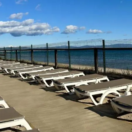 Pieds Dans Eau * Hyères