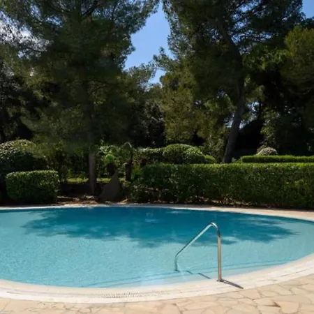 Pieds Dans Eau * Hyères